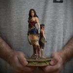 211 PRE-ORDER Wonder Woman 1984 Wonder Woman & Young Diana Deluxe Art Scale 1’10 Iron Studios (2)