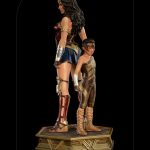 211 PRE-ORDER Wonder Woman 1984 Wonder Woman & Young Diana Deluxe Art Scale 1’10 Iron Studios (5)