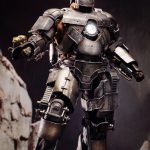 HT0005 (PRE-OWNED Box A item A) IRON MAN MARK I 2.0 1ง6TH SCALE LIMITED EDITION COLLECTIBLE FI (3)
