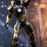 HT0018 (PRE-OWNED Box A item A) IRON MAN 3 PYTHON MARK XX 1’6TH SCALE COLLECTIBLE MMS248 Hot Toys (1)