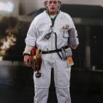446P PRE-ORDER BACK TO THE FUTURE DOC BROWN 1’6TH SCALE MMS609 HOT TOYS (1)
